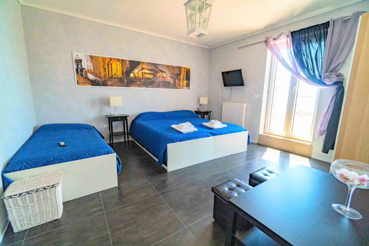 Rooms Gli Arcangeli 2 - Affitti Brevi Italia Monte SantʼAngelo Extérieur photo